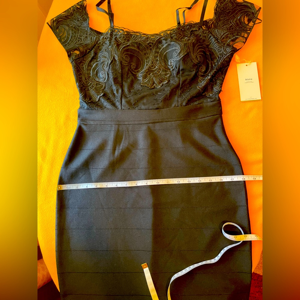 Off-shoulder lace bodice mini dress. Padded bra cups, lined front. Black. L. NWT - Picture 9 of 15